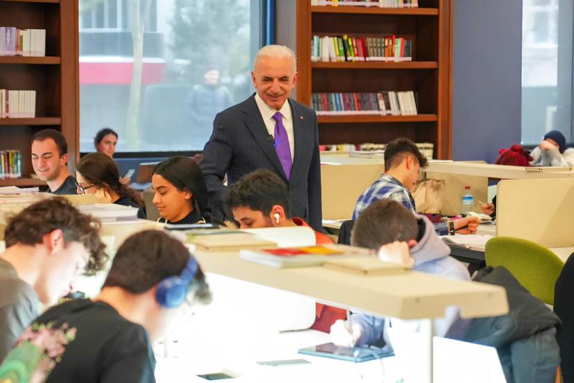 ÜMRANİYE BELEDİYESİ’NDEN GENÇLERE EĞİTİM DESTEĞİ