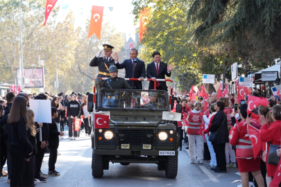 KADIKÖY'DE CUMHURİYET YÜRÜYÜŞÜ ÖNCESİ RENKLİ GÖRÜNTÜLER