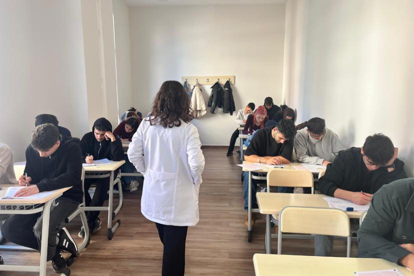 SANCAKTEPE BELEDİYESİ'NDEN GENÇLERE GERÇEĞİNİ ARATMAYAN TYT DENEME SINAVI