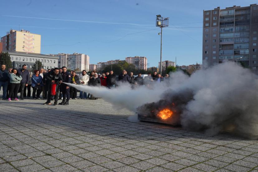 BEYLİKDÜZÜ BELEDİYESİ’NDEN ÇALIŞANLARINA YANGIN GÜVENLİK EĞİTİMİ