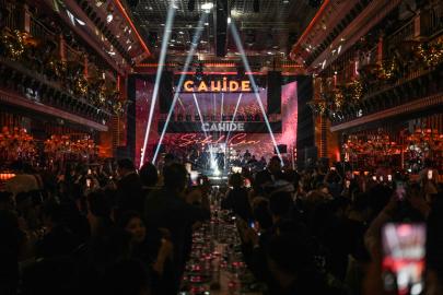 SİBEL CAN’A ALTIN PLAK!