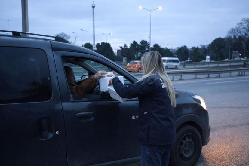 TUZLA’DA MARMARAY’DA İFTAR İKRAMI