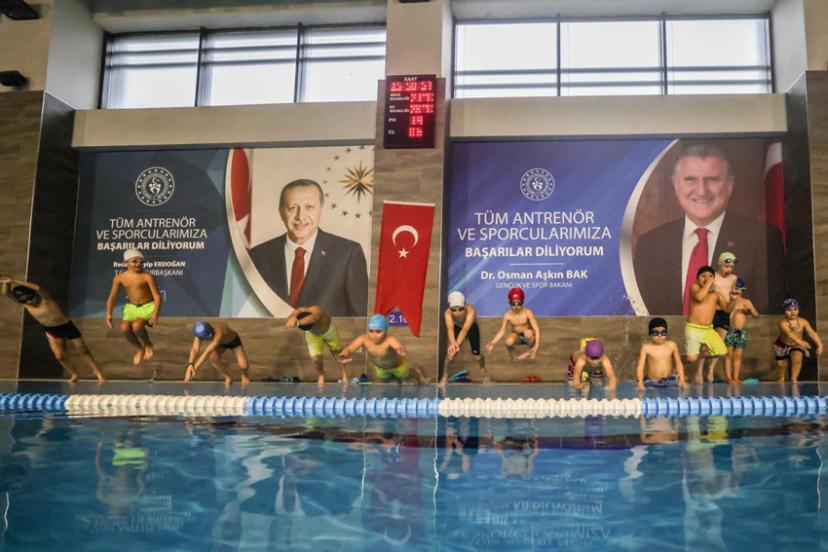 ÜMRANİYE’DE YÜZME HERKESE AÇIK