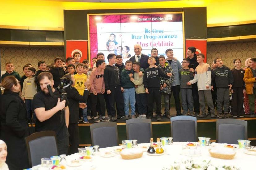 ÜMRANİYE’DE ÇOCUK İFTARI
