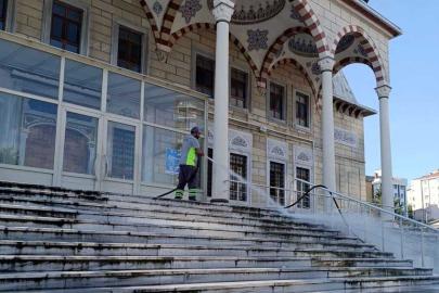 EYÜPSULTAN’DA CAMİLER BAYRAMA HAZIR