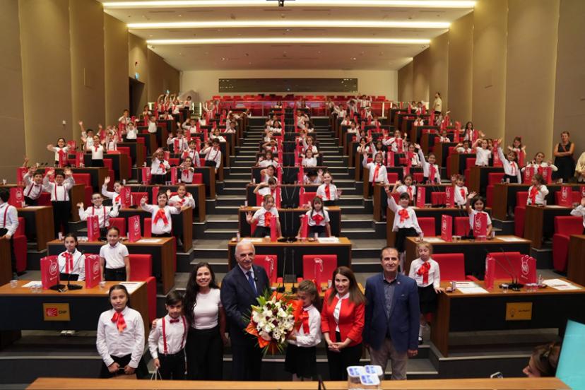 BAŞKAN YILDIRIM’DAN ÖĞRENCİLERE TABLET DESTEĞİ