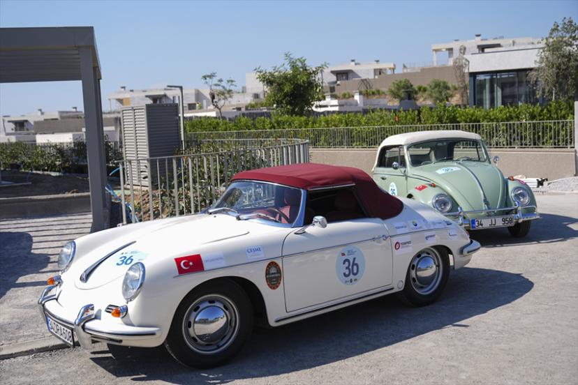 ÇEŞME’DE KLASİK OTOMOBİL HEYECANI