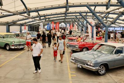 KLASİK OTOMOBİLLER KÜÇÜKÇEKMECE’DE BULUŞTU