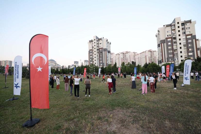 KÜÇÜKÇEKMECE'DE ÜCRETSİZ AÇIK HAVA SPORLARI DEVAM EDİYOR